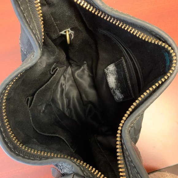 Black Coach Bag - Picture 15 of 16